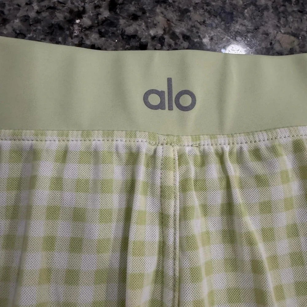 Alo Yoga White and Light Green Gingham Athletic Skirt with Built-in Shorts L